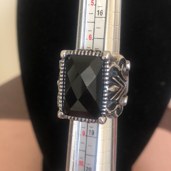 Unique Spikes ring - Size 6.5-7 - Picture 4 of 4